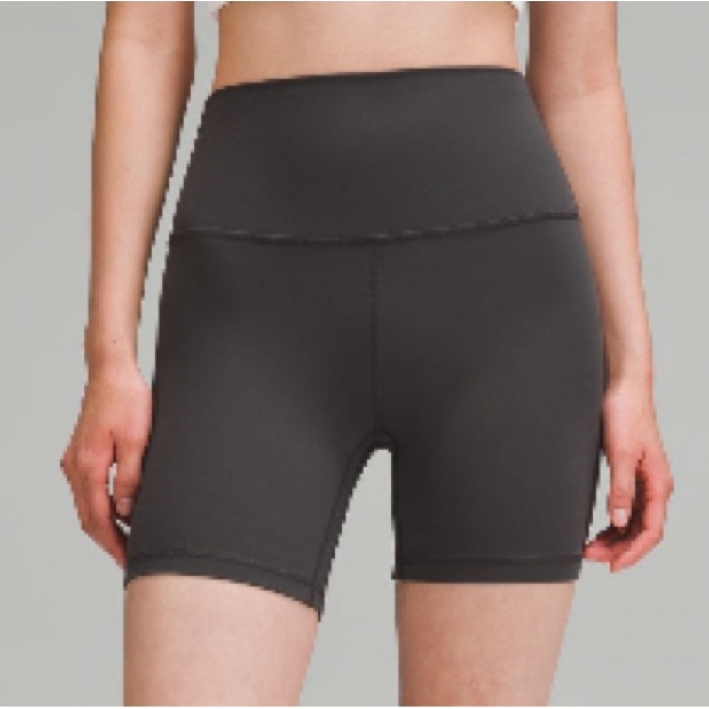 NWOT. lululemon Align™ High-Rise Short 6"